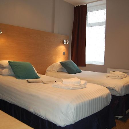 The Dragonfly Bed & Breakfast Блекпул Екстериор снимка