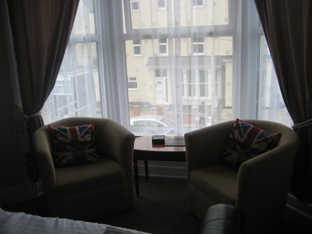 The Dragonfly Bed & Breakfast Блекпул Стая снимка